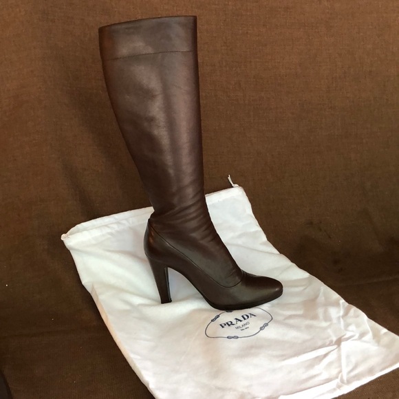 Prada knee-high brown Italian leather boots. - Picture 2 of 6
